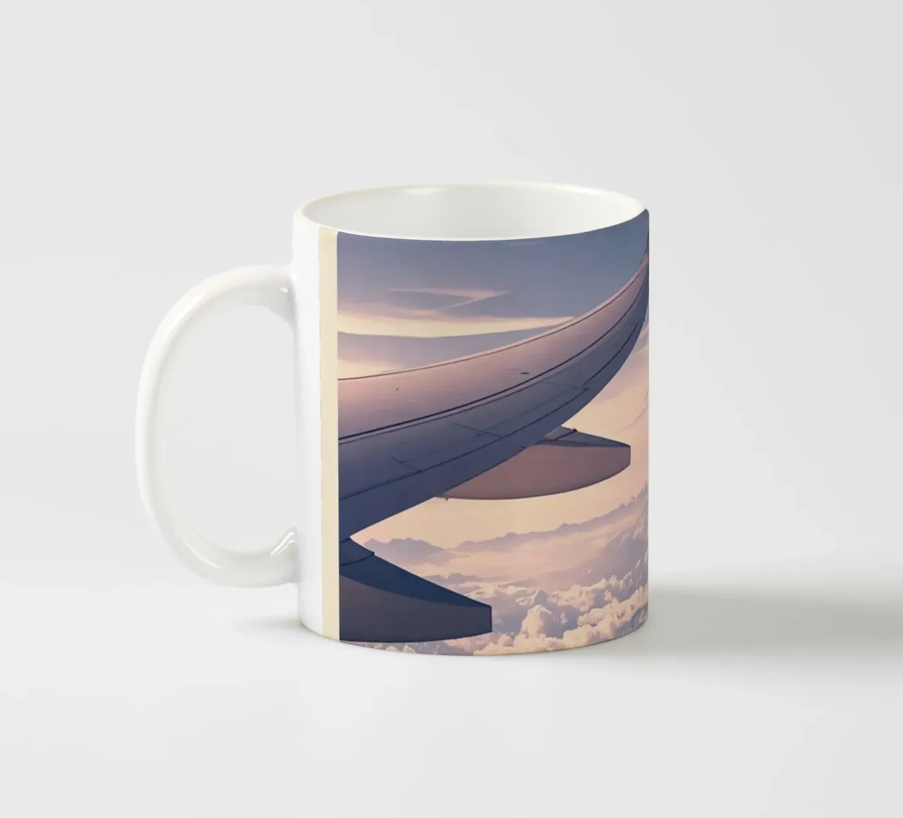 Ala di aereo sopra le montagne tazza in ceramica da DesignDoodle