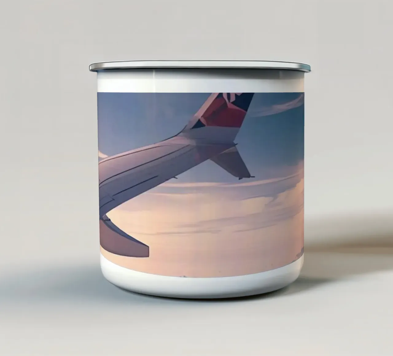 Ala di aereo sopra le montagne tazza in smalto da DesignDoodle