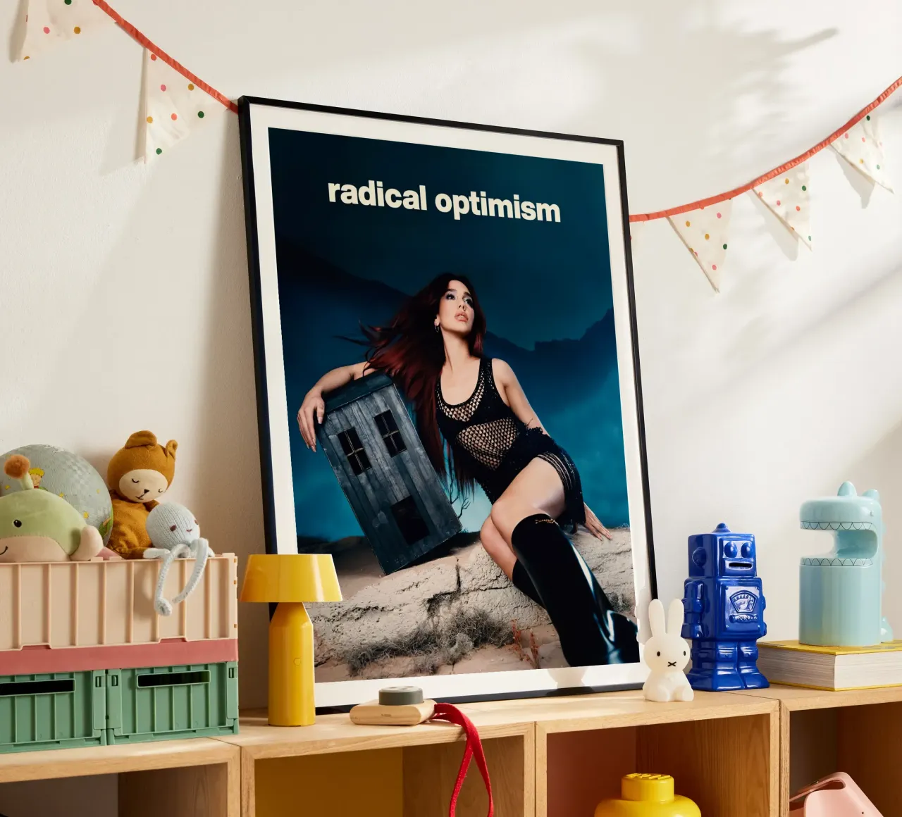 Dua Lipa poster con telaio in plastica da Musadad Shop