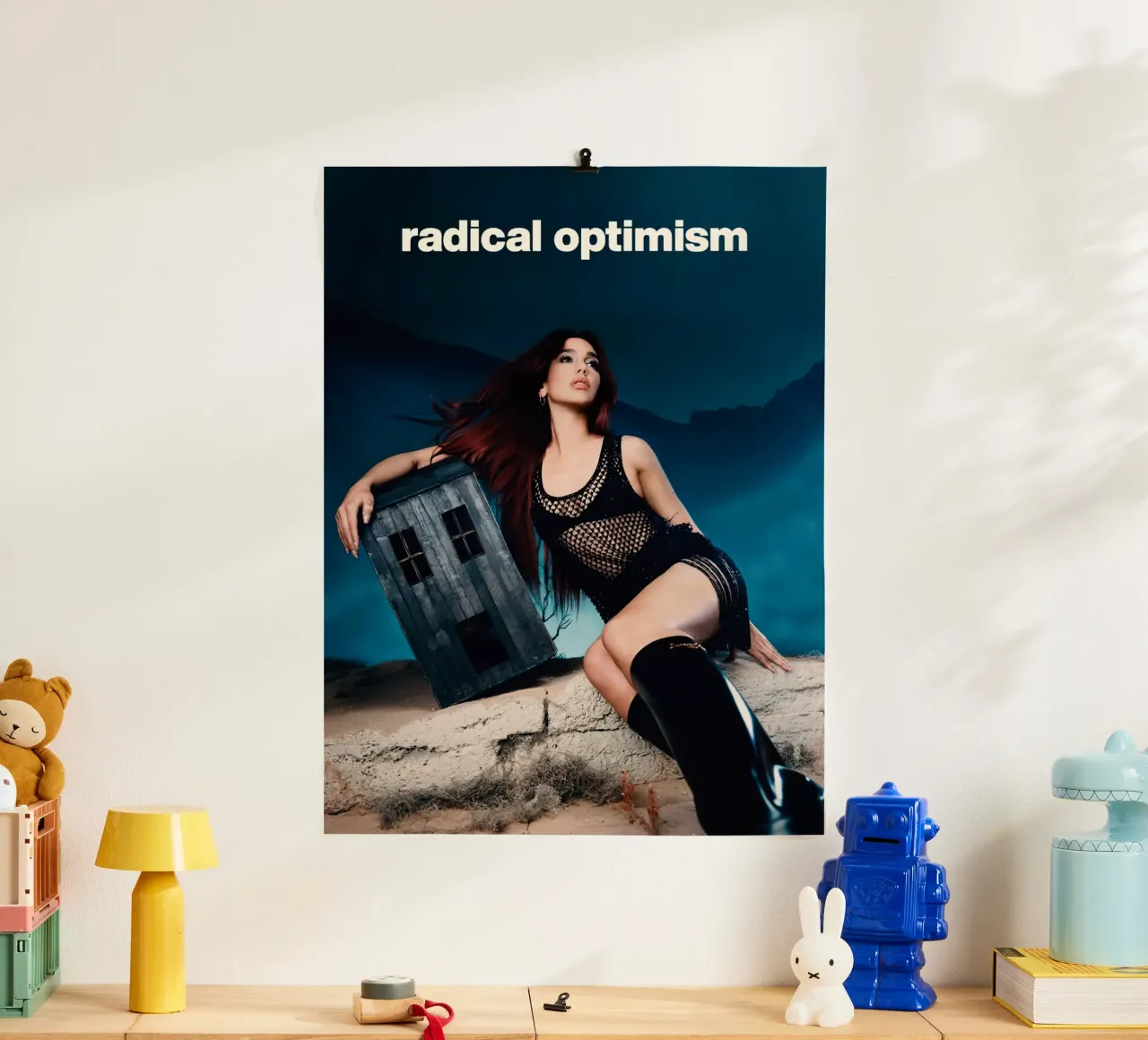 Dua Lipa poster con telaio in plastica da Musadad Shop