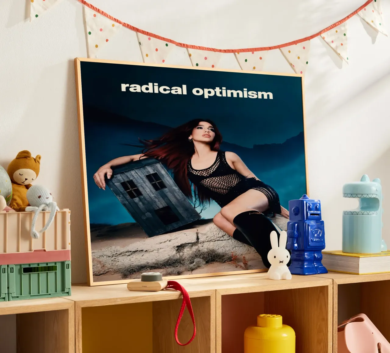 Dua Lipa poster con telaio in plastica da Musadad Shop