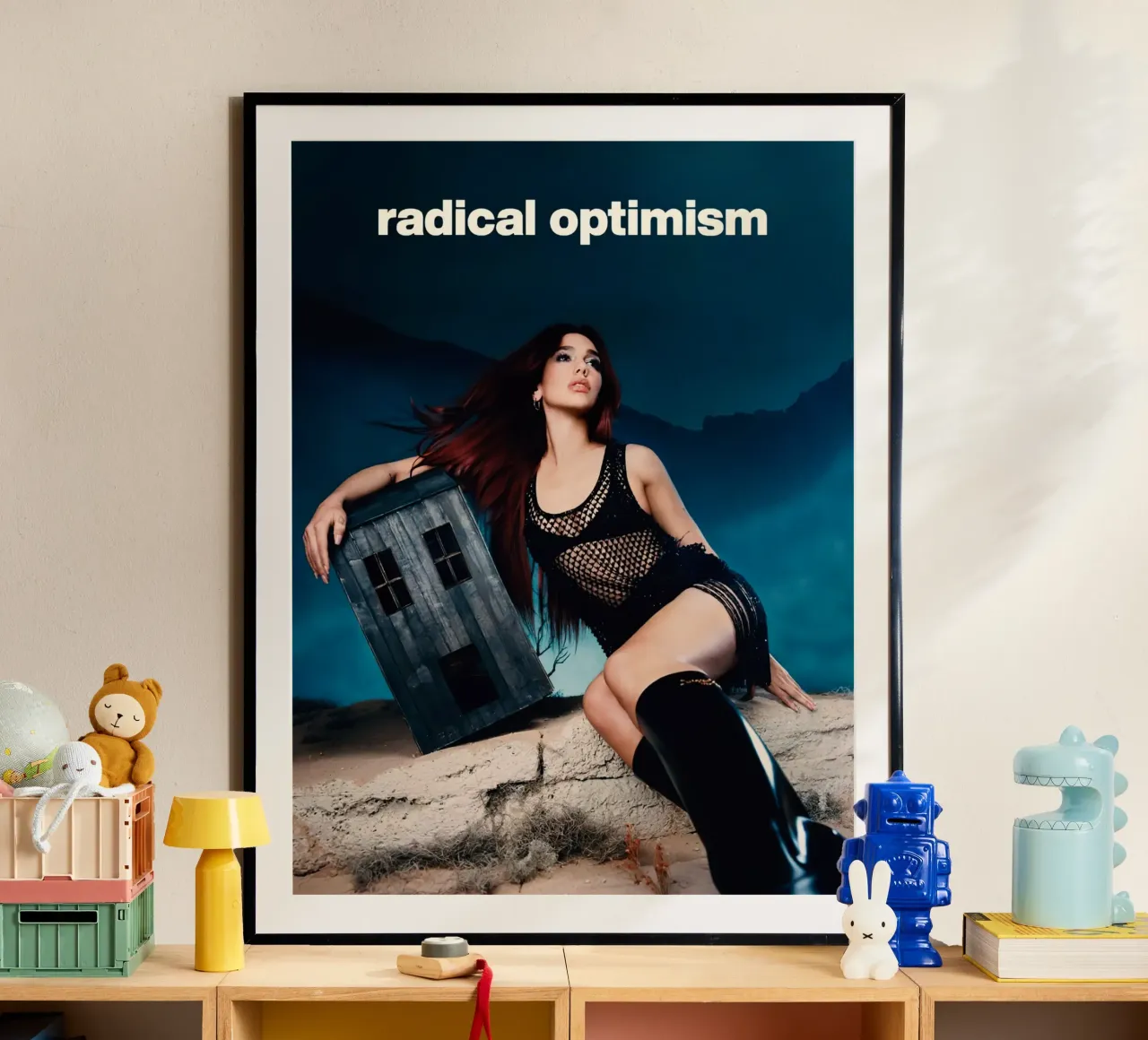 Dua Lipa poster con telaio in plastica da Musadad Shop