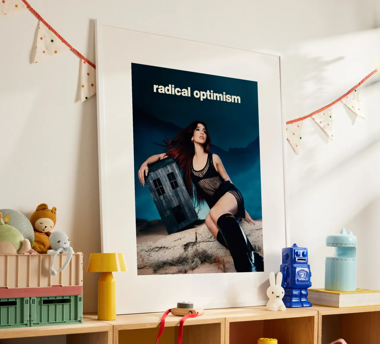 Dua Lipa poster con telaio in plastica da Musadad Shop