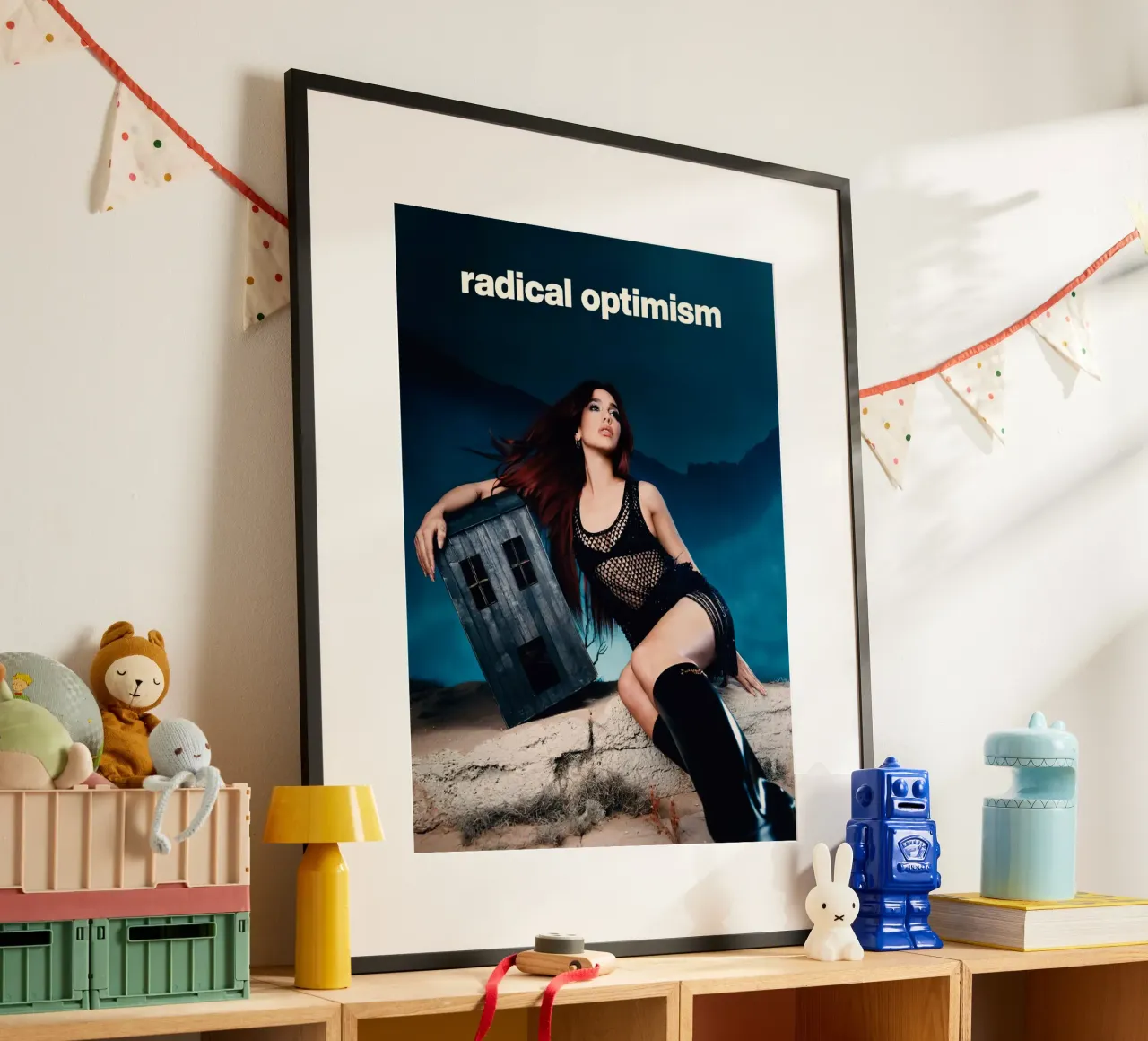 Dua Lipa poster con telaio in plastica da Musadad Shop