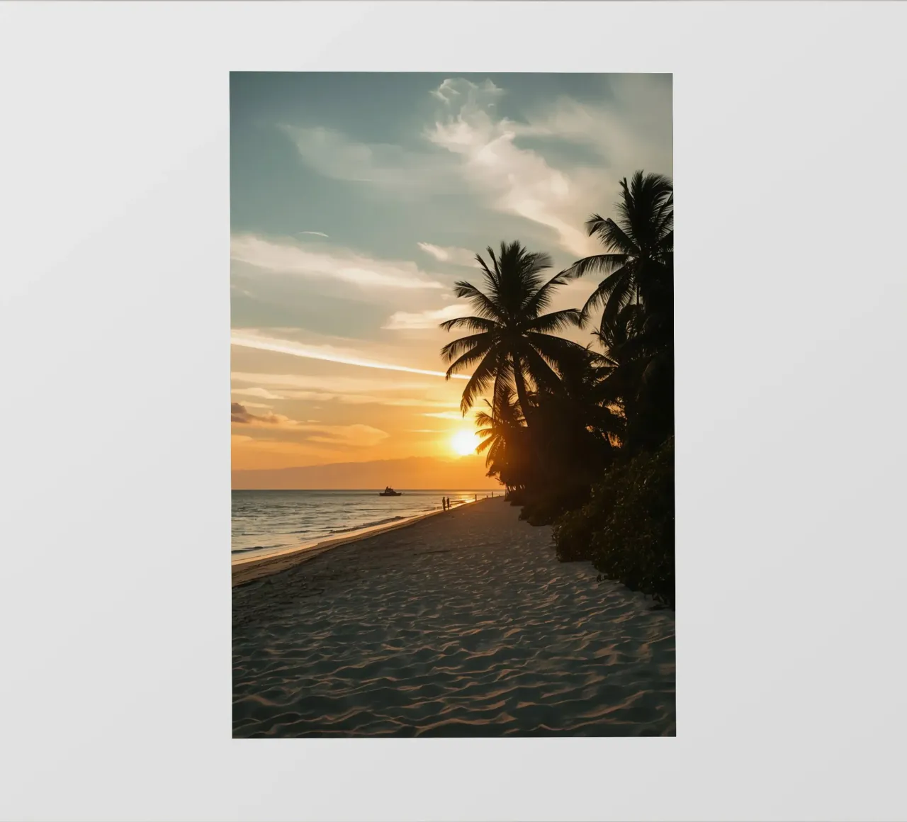 Tramonto sulla spiaggia con palme e oceano pellicola backlit da DesignDoodle
