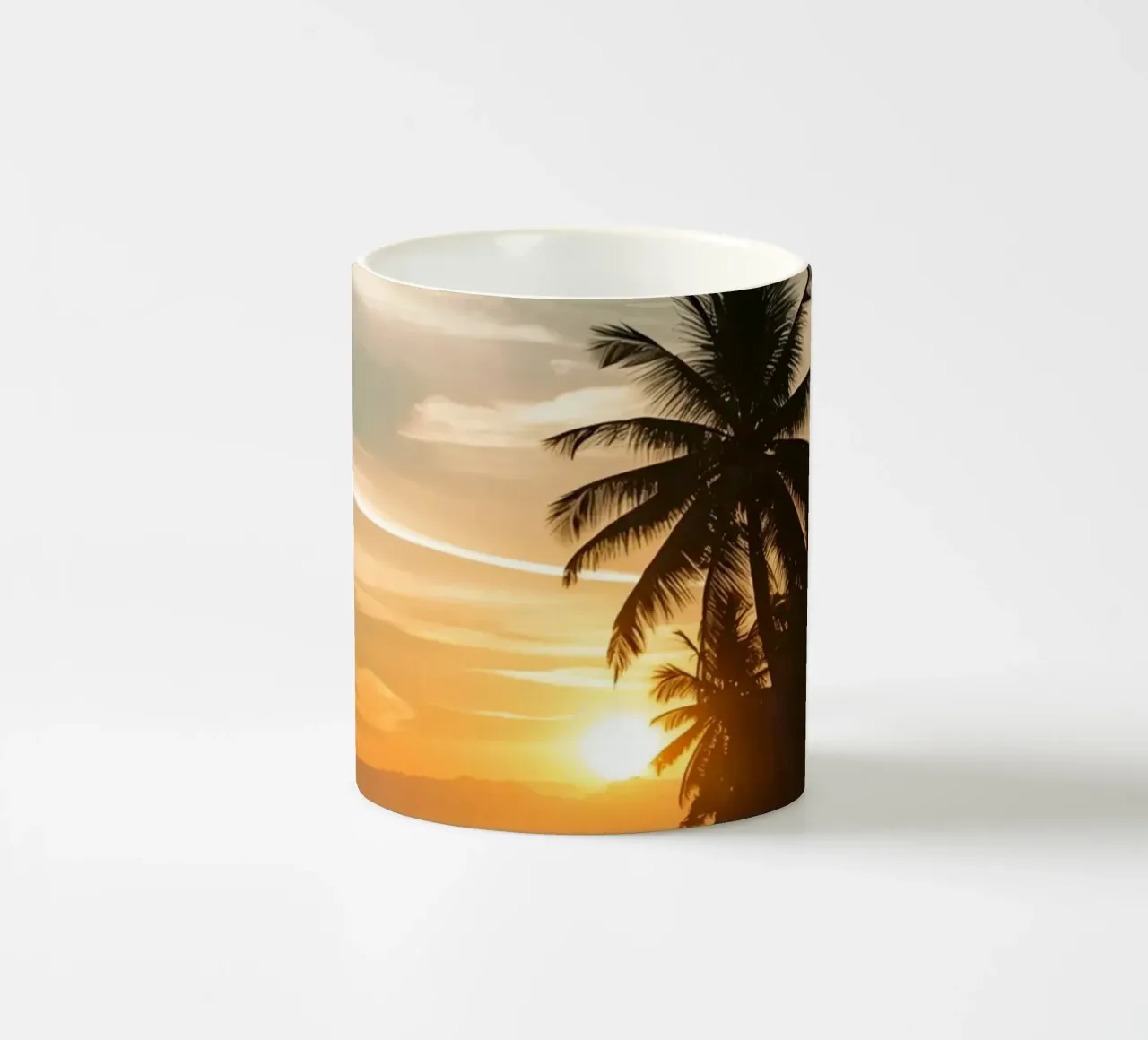 Tramonto sulla spiaggia con palme e oceano tazza in ceramica da DesignDoodle