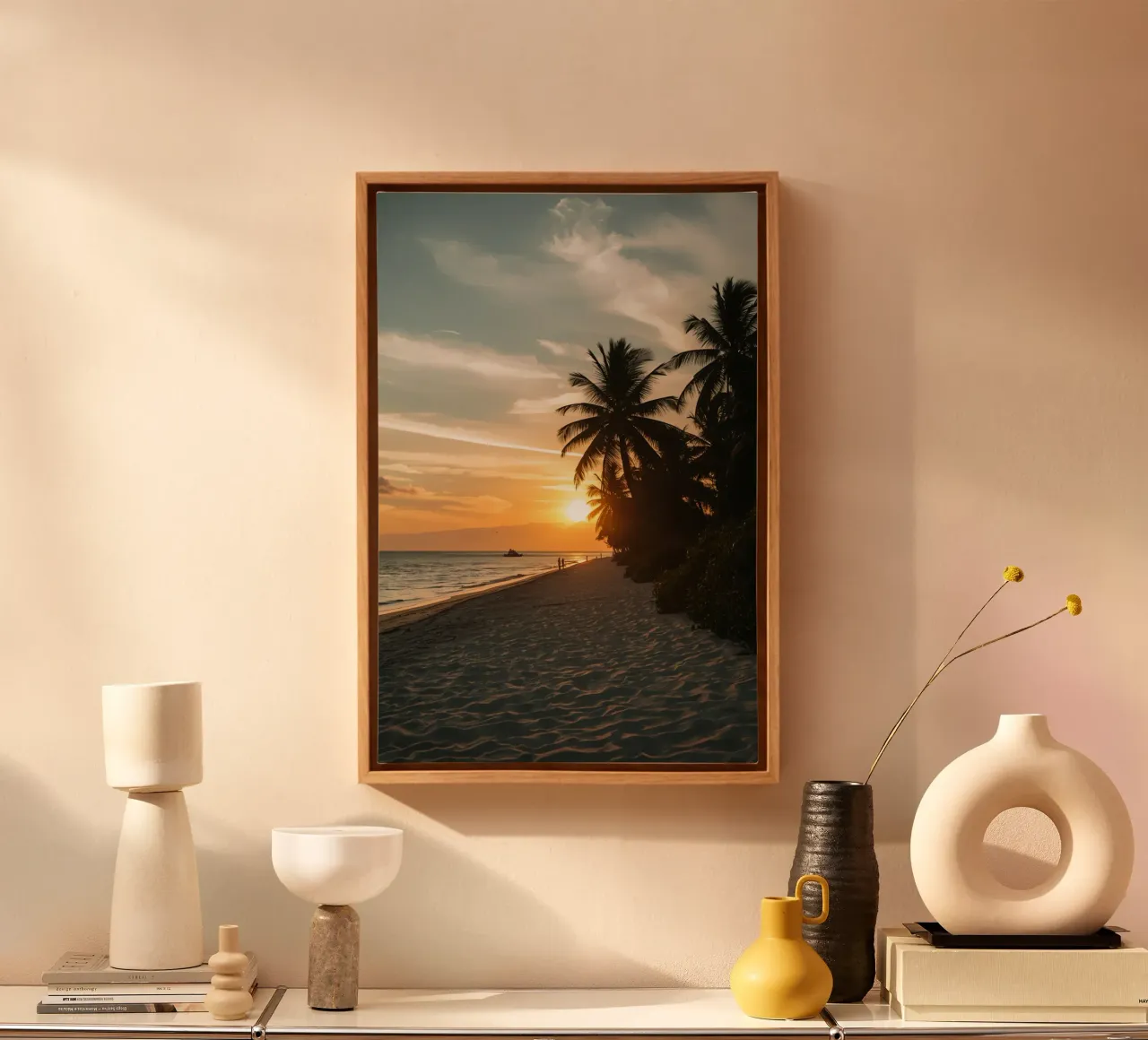 Tramonto sulla spiaggia con palme e oceano tela con Cornice a cassetta da DesignDoodle