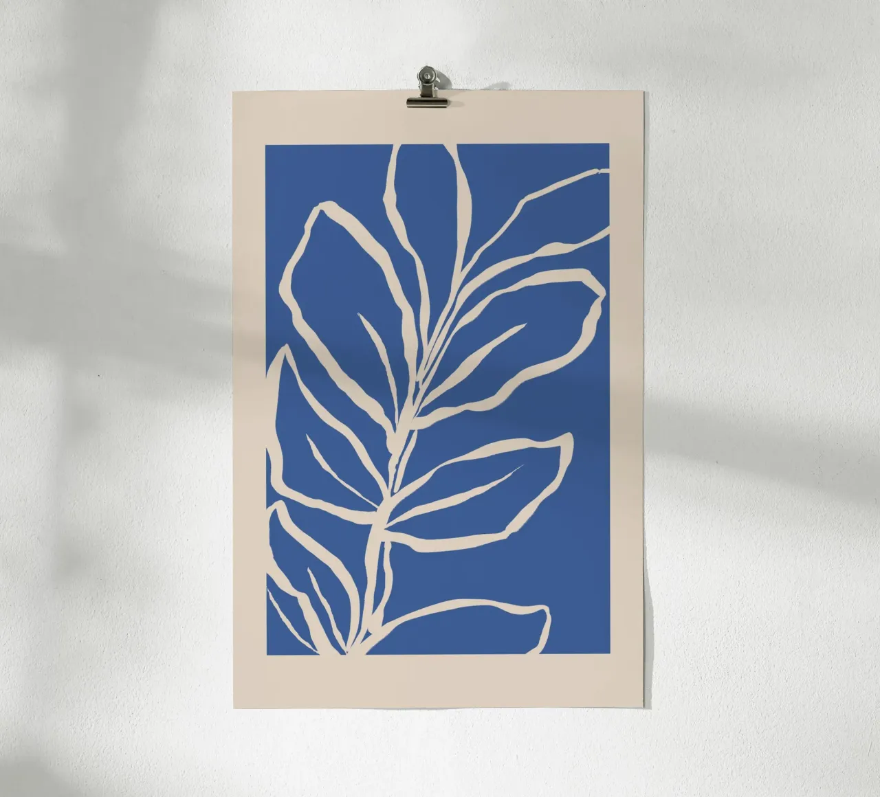 Abstraktes Blatt in Beige auf Blau Poster von Melloi Art Print