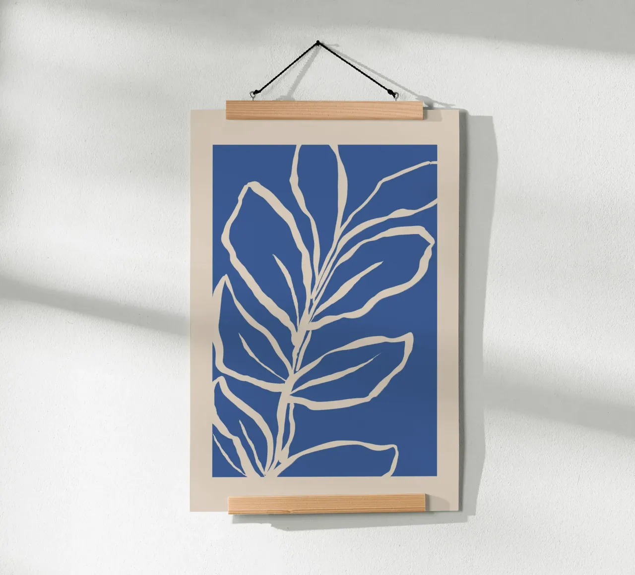 Abstraktes Blatt in Beige auf Blau Poster von Melloi Art Print