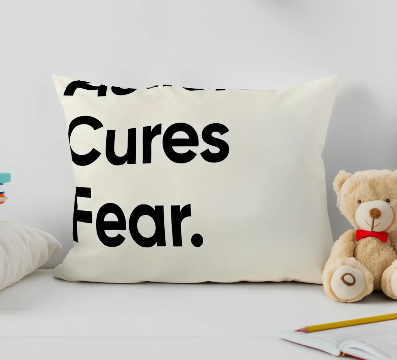 Action cures fear cuscino da Type & Tape