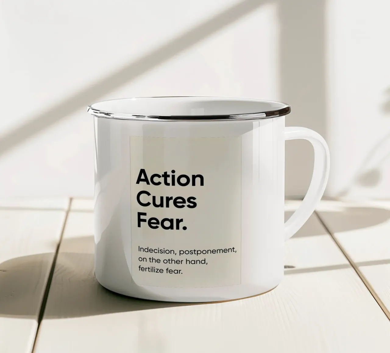 Action cures fear tazza in smalto da Type & Tape