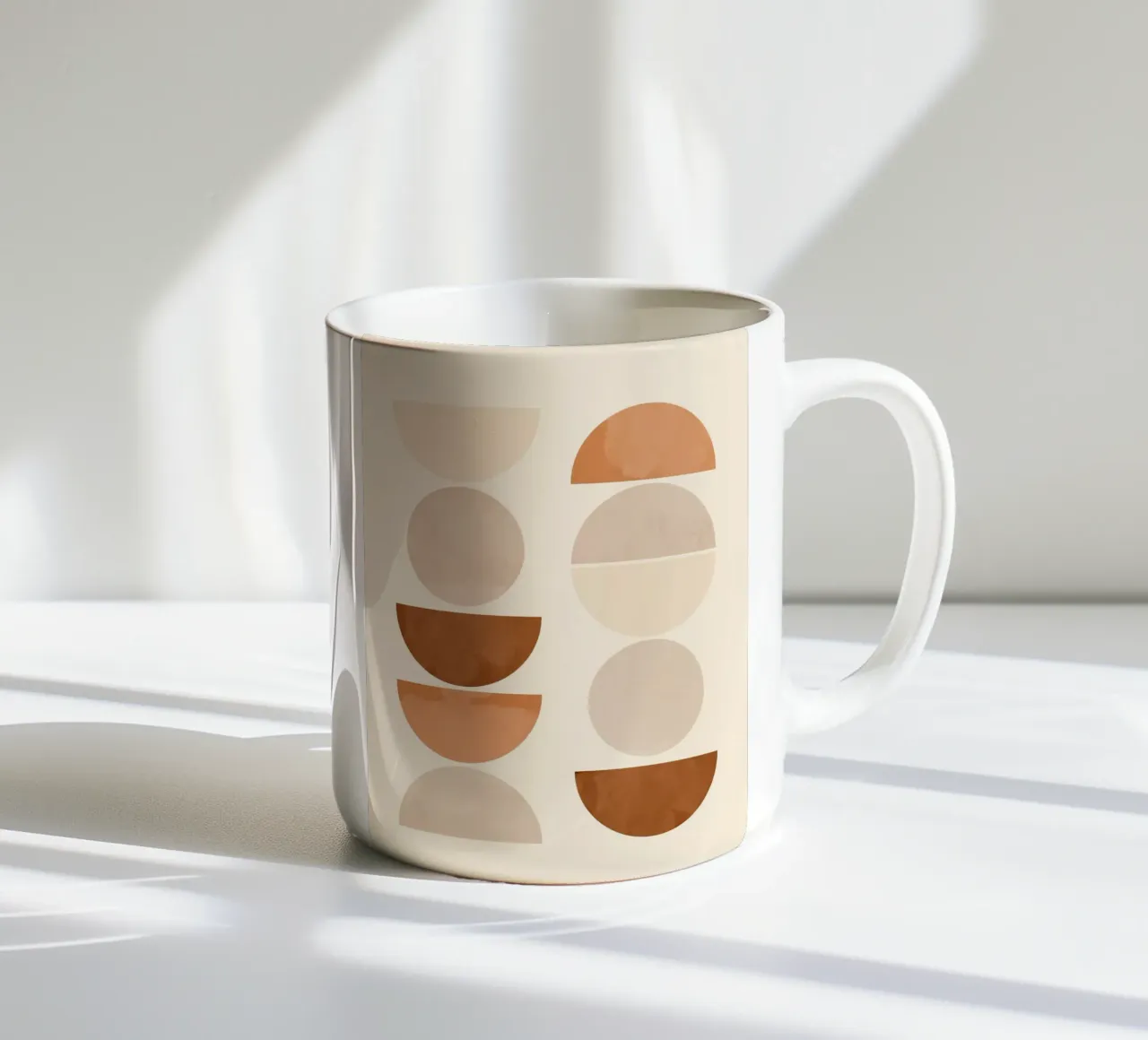 Forme in tonalità terra tazza in ceramica da LeaDArt