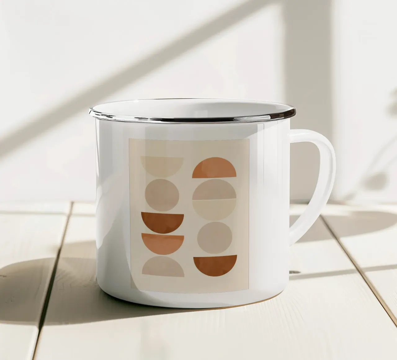 Forme in tonalità terra tazza in smalto da LeaDArt