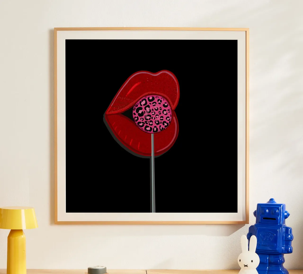 Caramelle leopardate con labbra brillanti poster con telaio in legno da gulsengunel