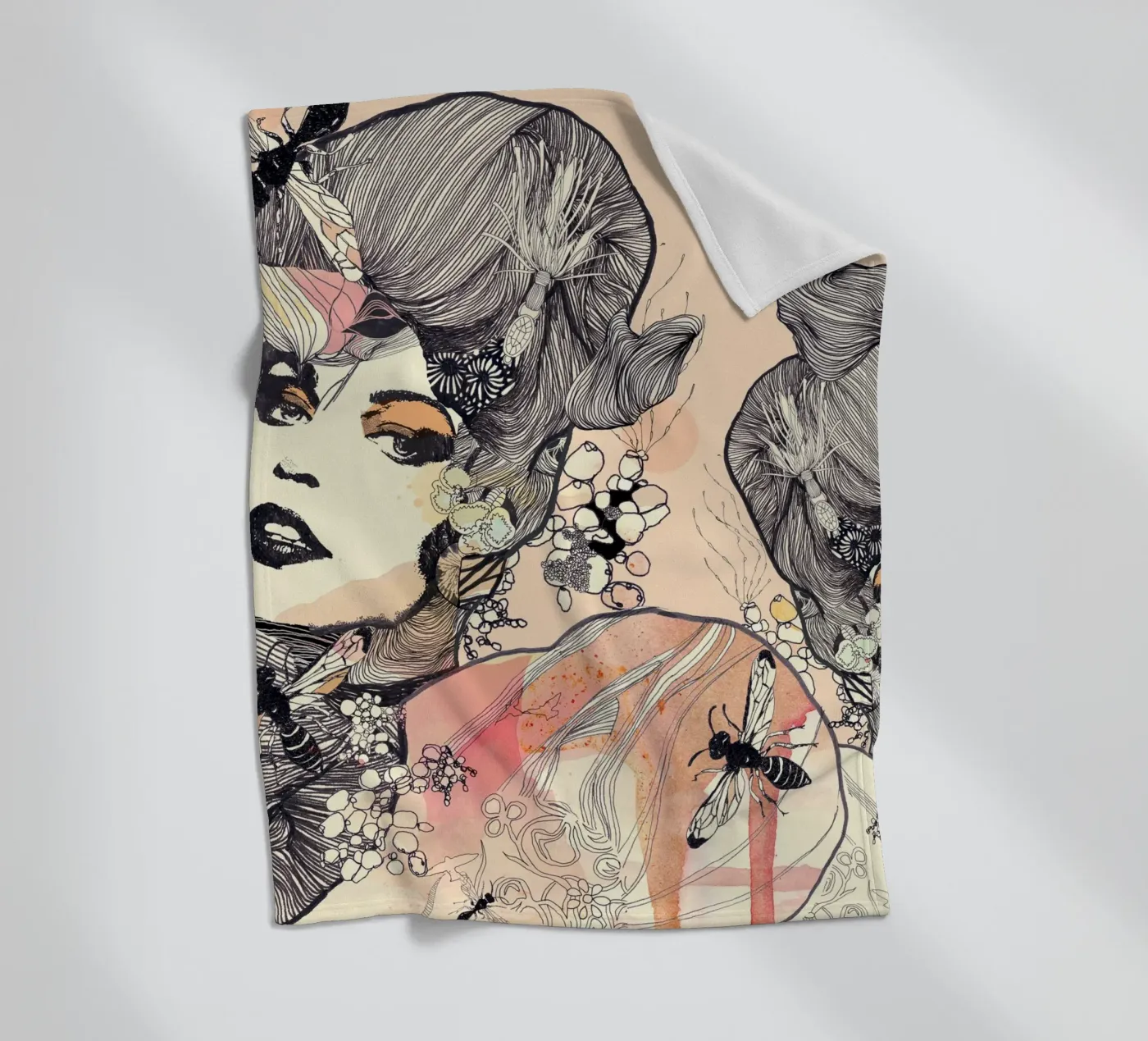 wasps Fleecedecke von Giulio Iurissevich