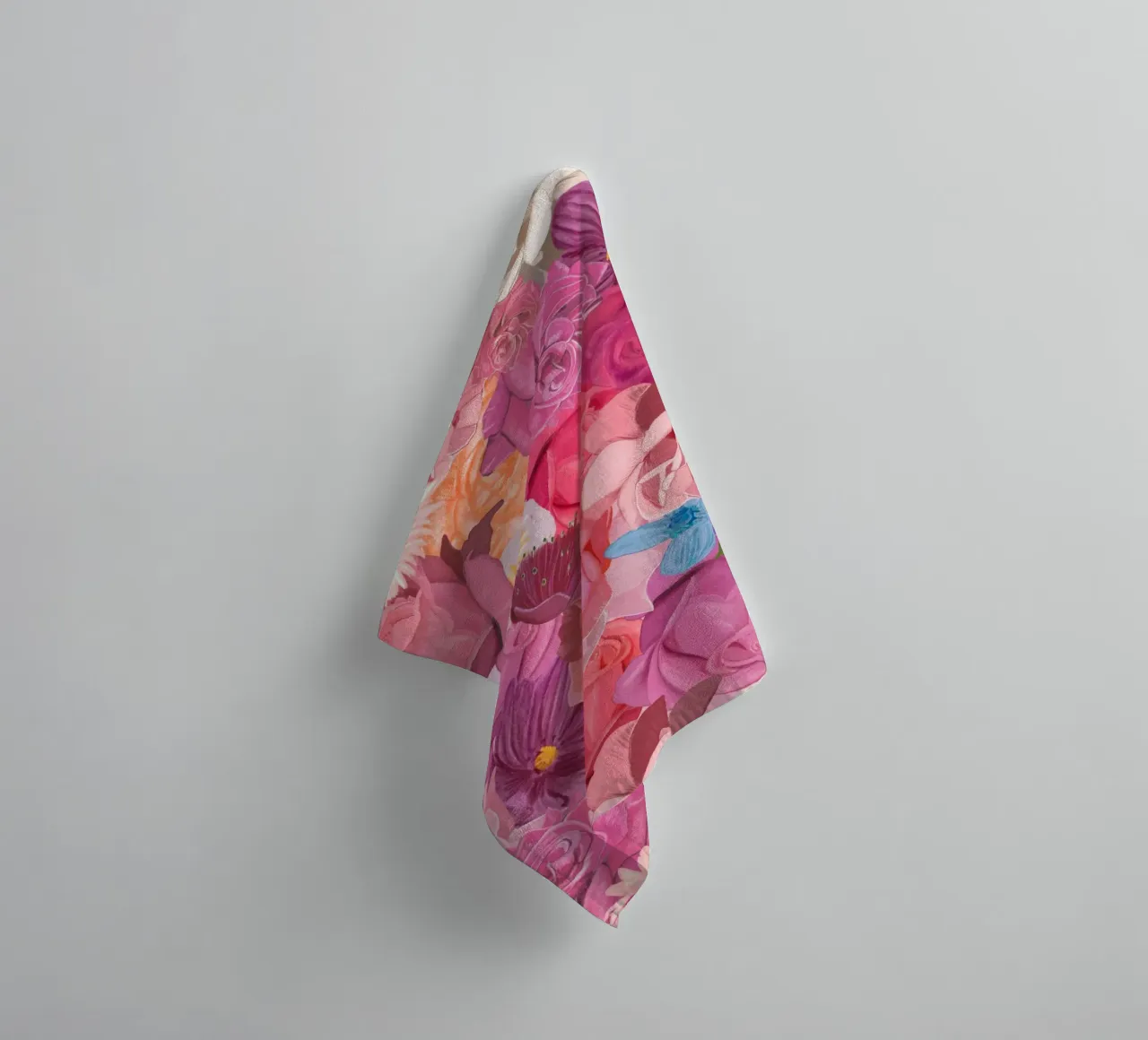 A lot of roses valentine pattern towel by gulsengunel