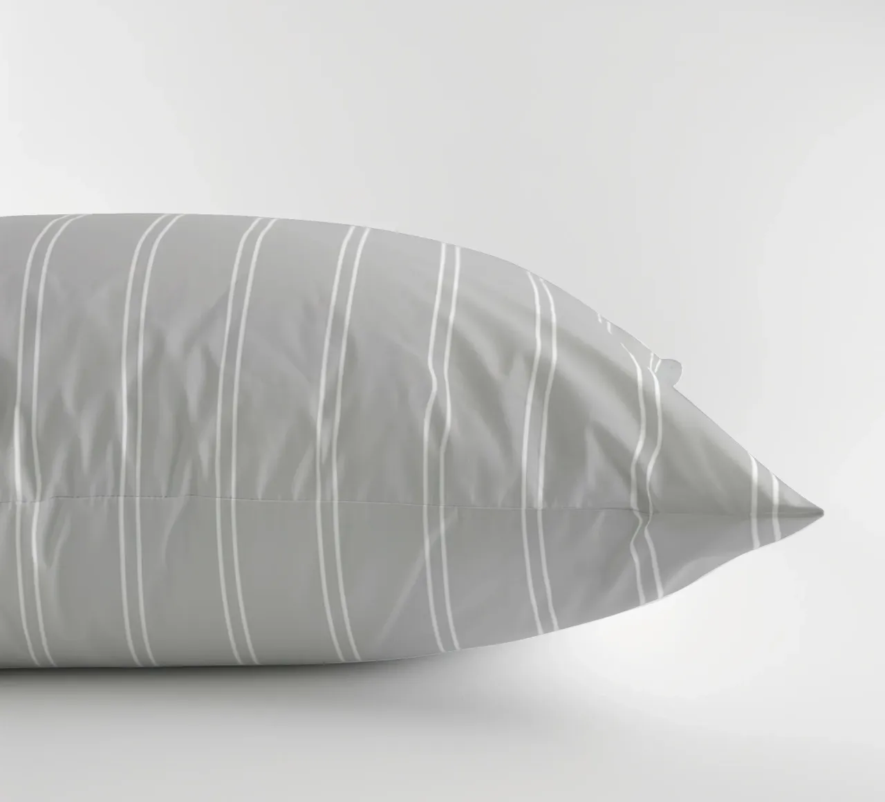 Minimal Basic Classic a doppie strisce bianche su grigio chiaro cuscino da Beauty in Simplicity