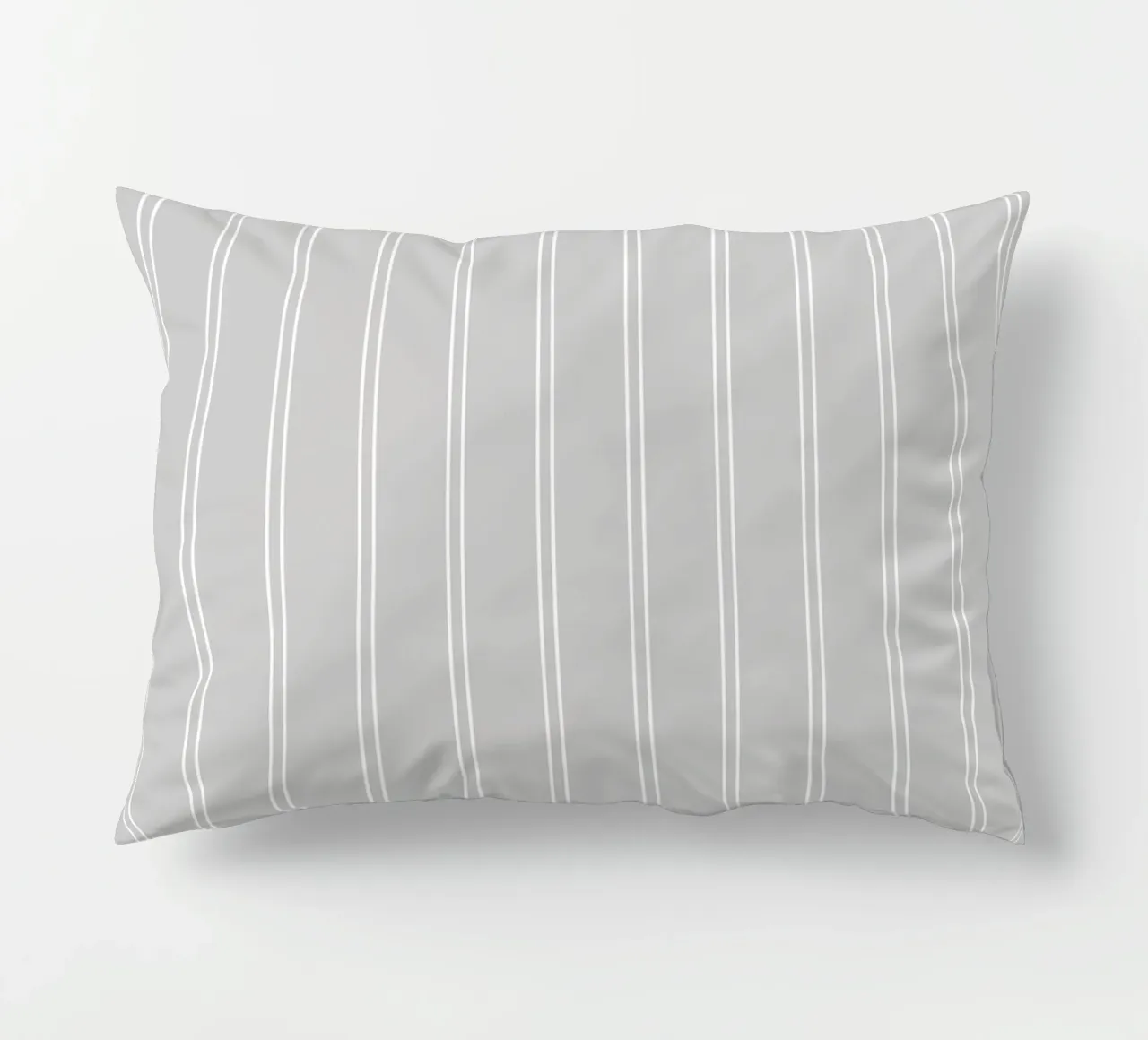 Minimal Basic Classic a doppie strisce bianche su grigio chiaro cuscino da Beauty in Simplicity