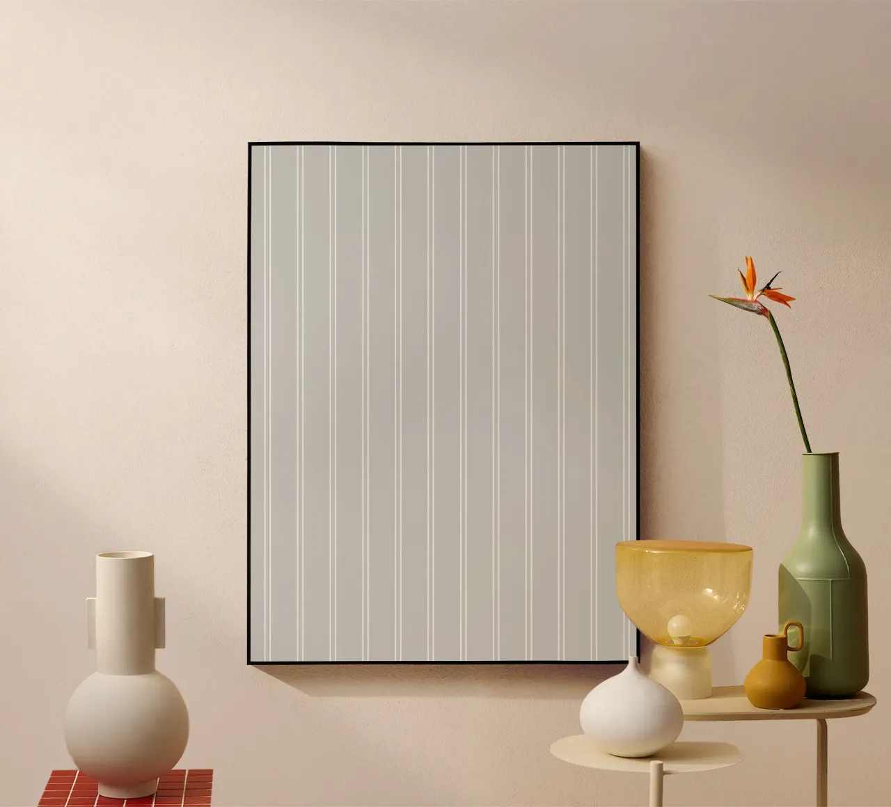 Minimal Basic Classic a doppie strisce bianche su grigio chiaro plexiglass da Beauty in Simplicity
