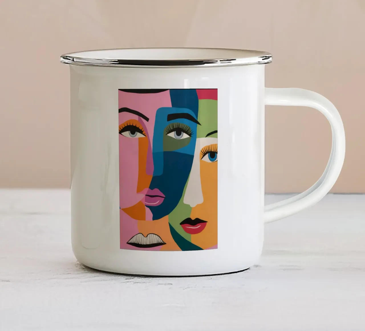 Fusione di volti cubisti tazza in smalto da Snow Mist