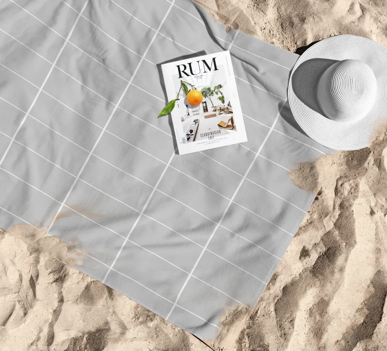 Minimal Basic Classic Big Grid | Bianco su grigio chiaro telo mare da Beauty in Simplicity