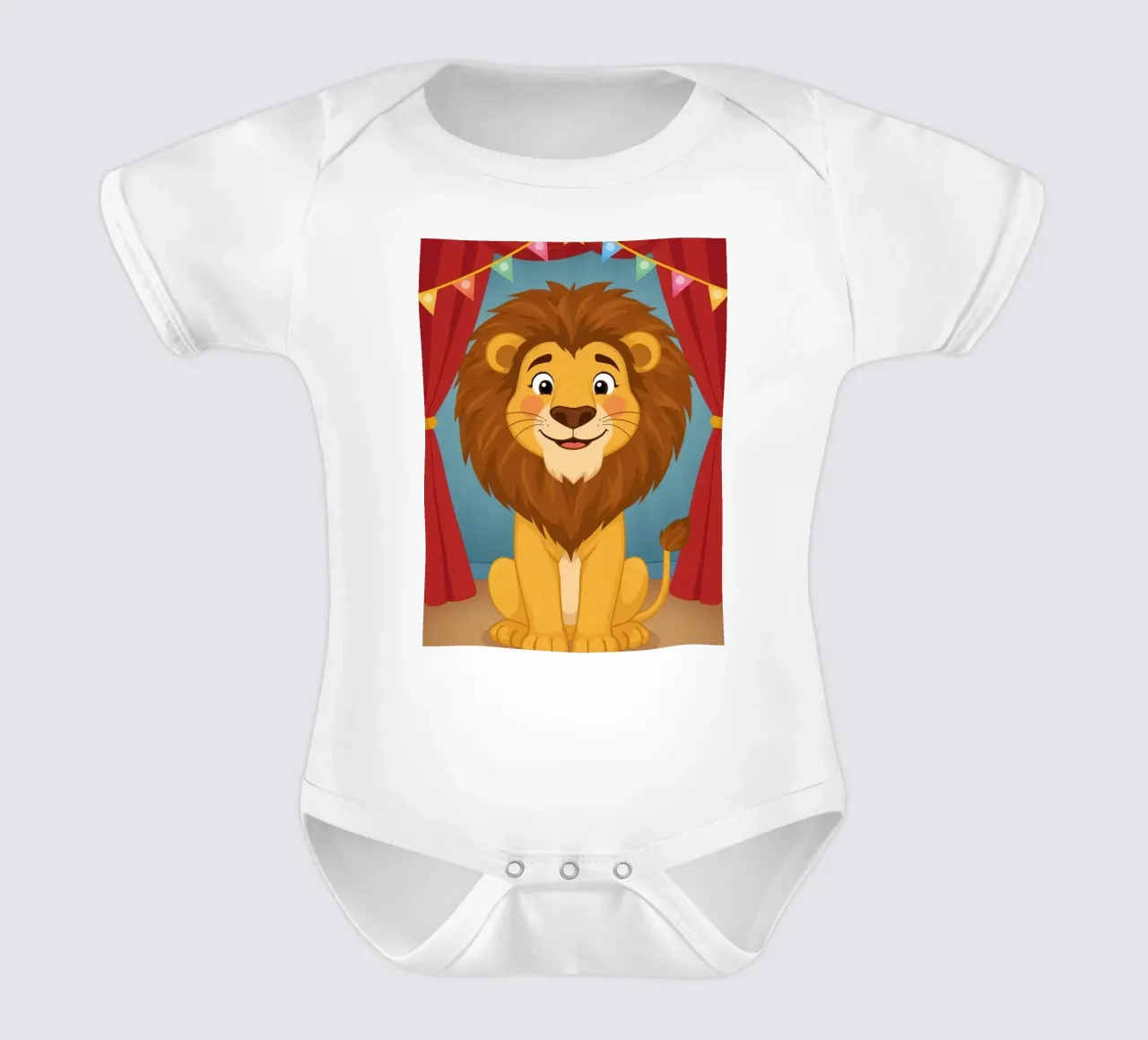 Cartoon Lion Sitting Before Red Curtains and Banner (Lion assis devant des rideaux rouges et une bannière) body bébé de DesignDoodle