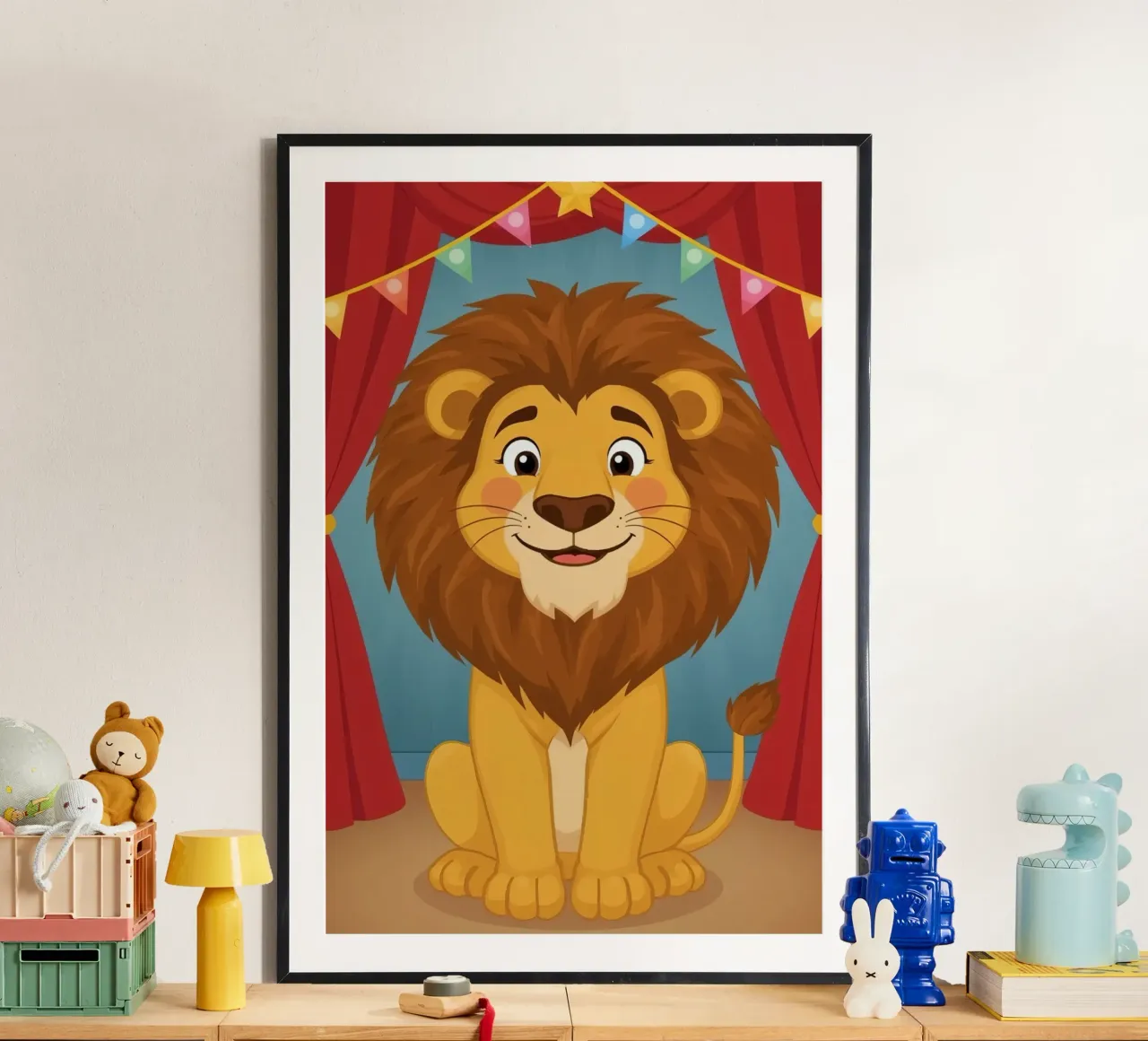 Leone dei cartoni animati seduto davanti a tende e striscioni rossi poster con telaio in plastica da DesignDoodle