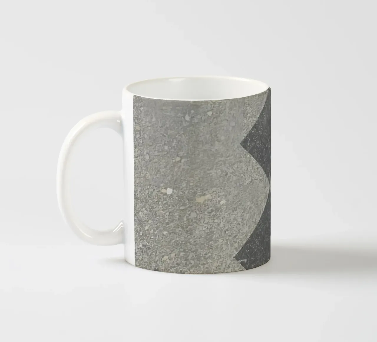 Superficie in calcestruzzo con intarsio a diamante tazza in ceramica da DesignDoodle