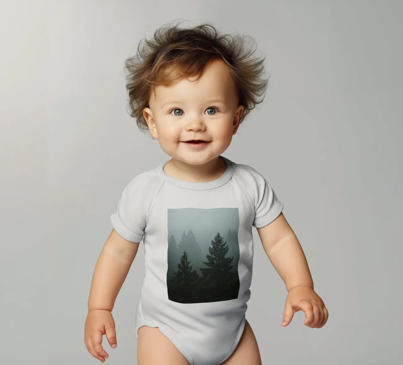 Alberi sempreverdi nella nebbia body neonato maniche corte da DesignDoodle