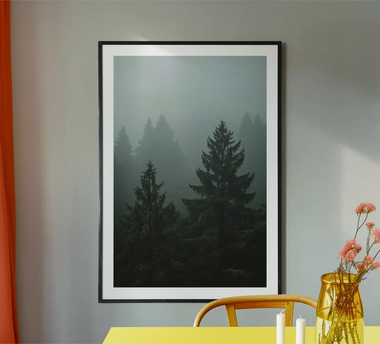 Alberi sempreverdi nella nebbia poster da DesignDoodle