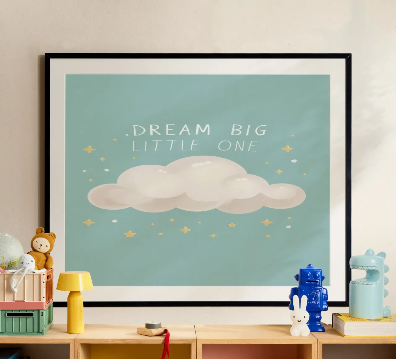 Sueña en grande pequeño con estrellas en forma de nube sobre fondo azul poster de DesignDoodle