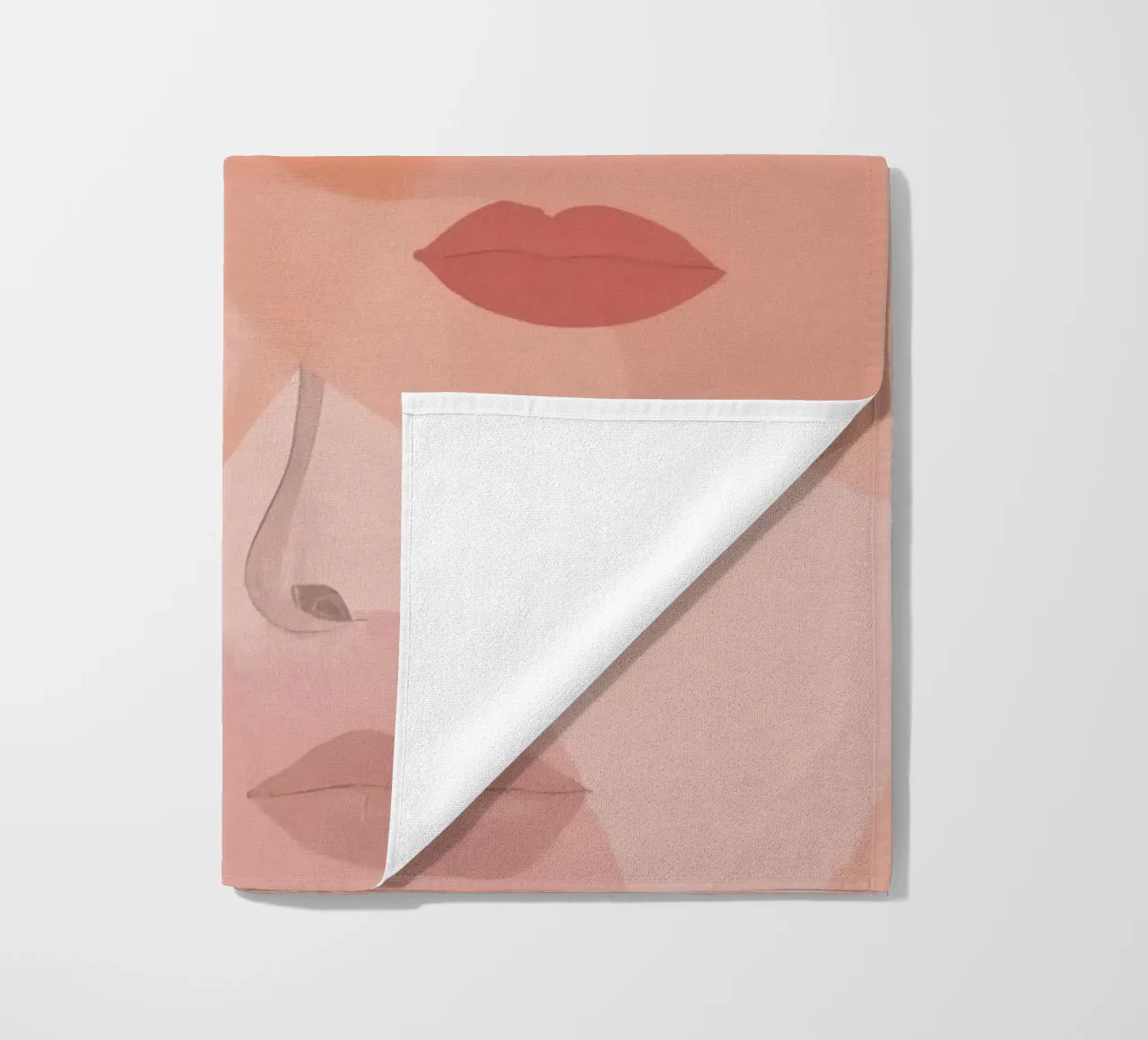 Tre volti sovrapposti in rosa e arancione telo mare da DesignDoodle