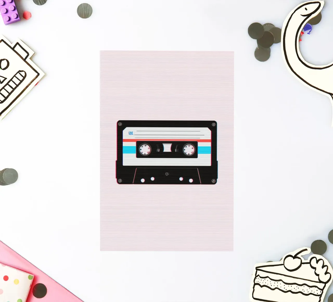 Nastro a cassetta con effetto glitch su sfondo a righe adesivo da DesignDoodle
