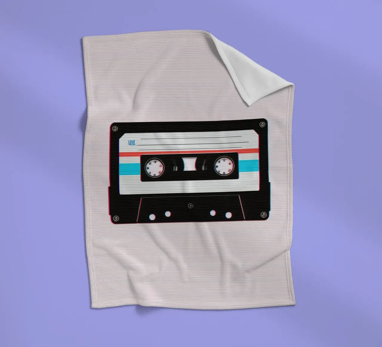 Nastro a cassetta con effetto glitch su sfondo a righe coperta in pile da DesignDoodle