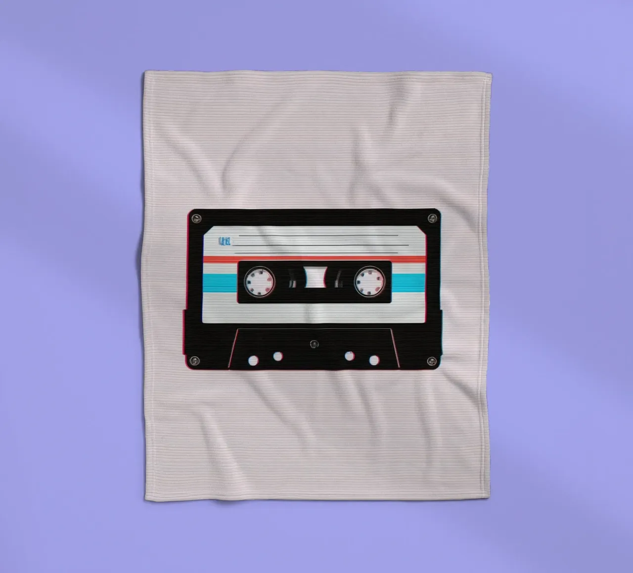 Nastro a cassetta con effetto glitch su sfondo a righe coperta in pile da DesignDoodle