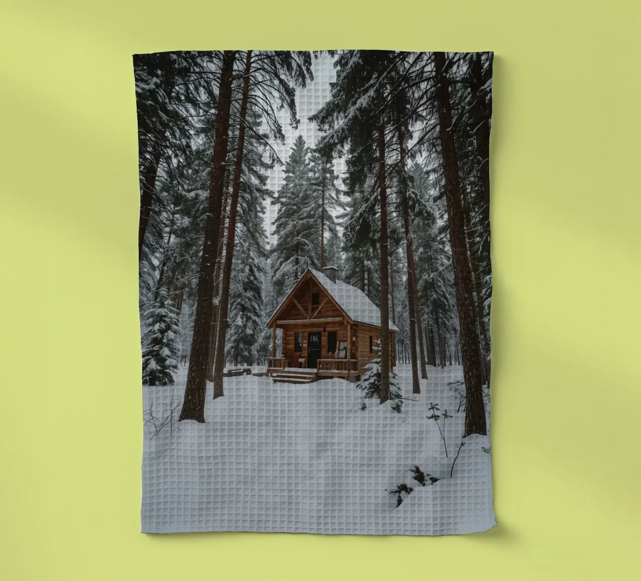 Cabane en rondins dans une forêt enneigée torchon de DesignDoodle