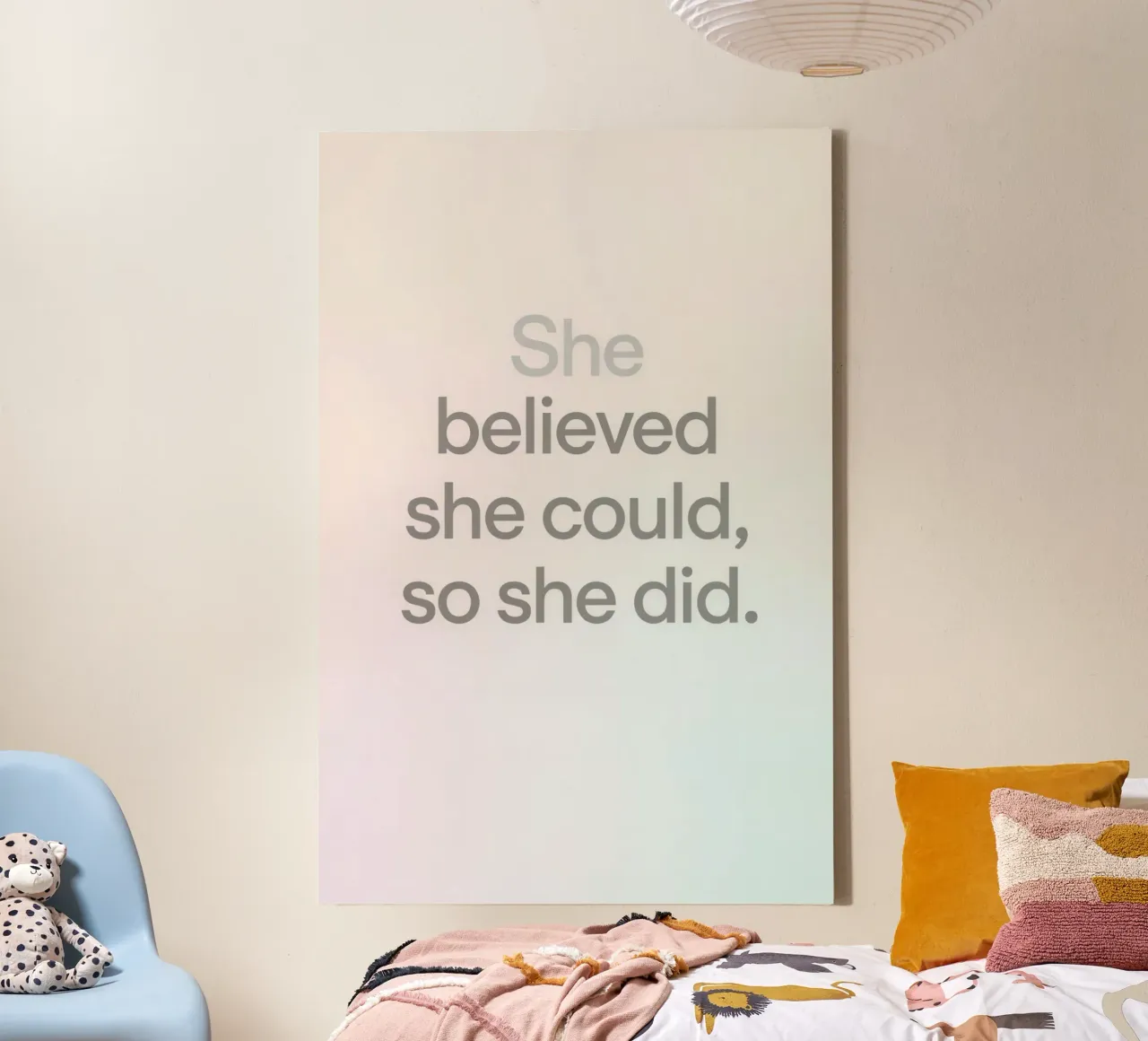 Sie glaubte, sie könnte es, also tat sie es: Gradient Background Leinwand mit Schattenfugenrahmen von DesignDoodle