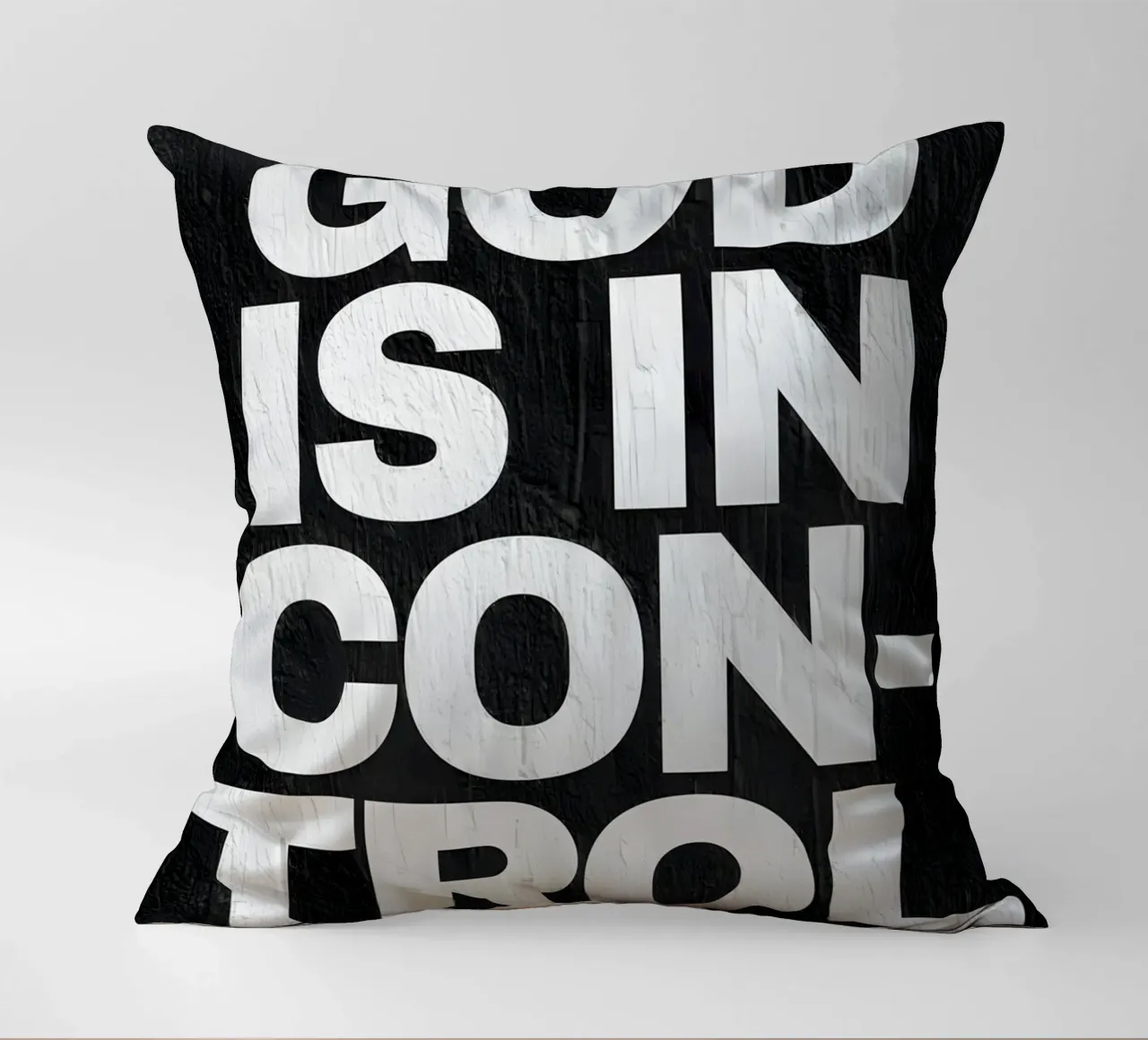 'God is in control cuscino da Type & Tape