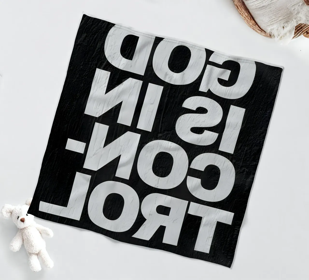 'God is in control coperta in pile da Type & Tape