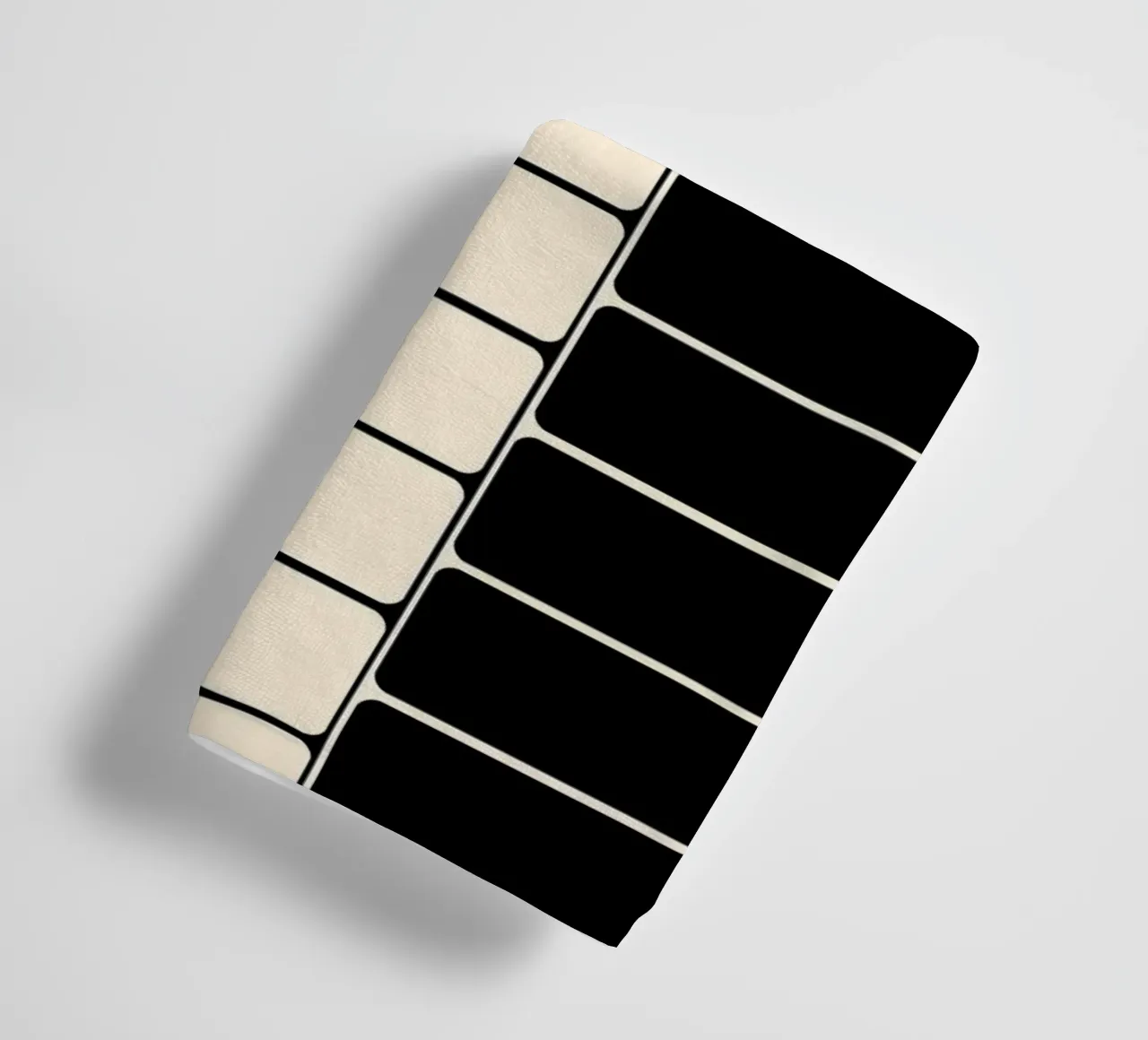 Black and white moody flow asciugamano da bagno da TijanaArtStudio88