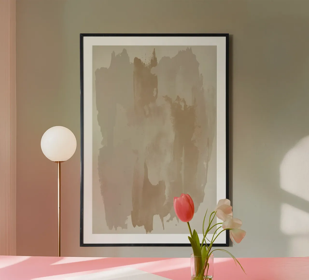 Colore neutro Sfondo verticale a pennello poster con telaio in plastica da DesignDoodle