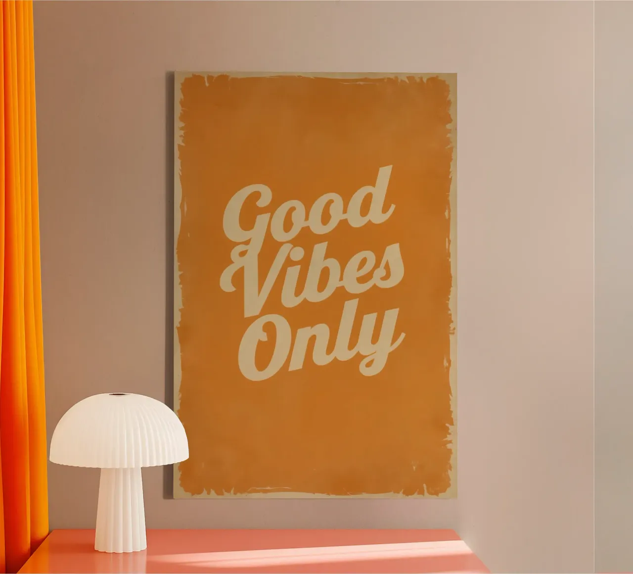 Sfondo arancione con crema Solo buone vibrazioni tela con Cornice a cassetta da DesignDoodle