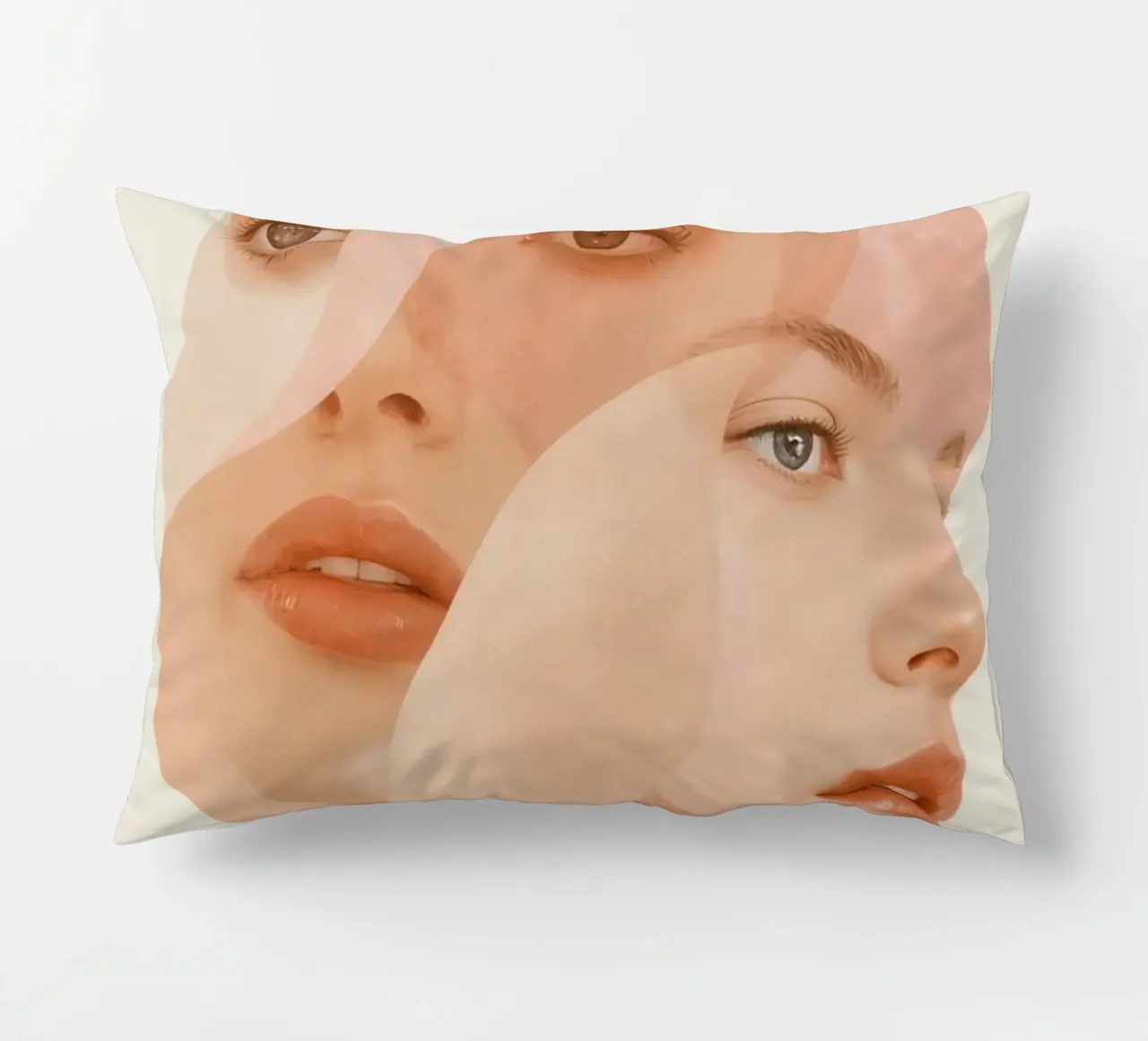 Volti femminili sovrapposti con forme geometriche Toni di pesca cuscino da DesignDoodle