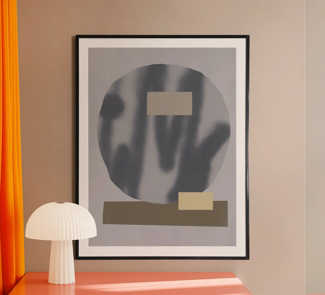 Sfumature di grigio geometriche poster con telaio in legno da Little Dean