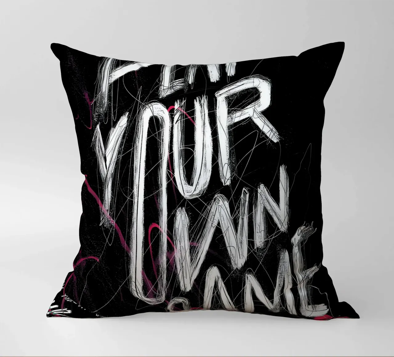 PLAY YOUR OWN GAME cuscino da Type & Tape