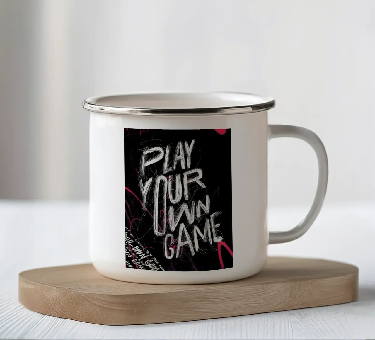 PLAY YOUR OWN GAME tazza in smalto da Type & Tape