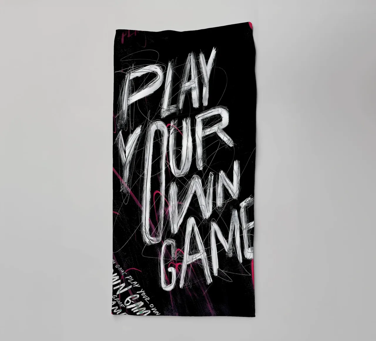 PLAY YOUR OWN GAME asciugamano da bagno da Type & Tape
