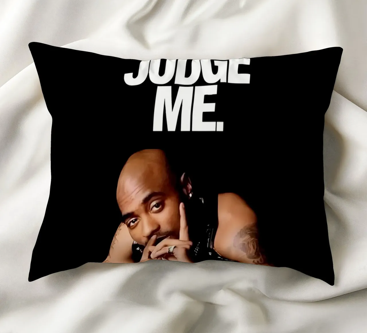 ONLY GOD CAN JUDGE ME cuscino da Type & Tape