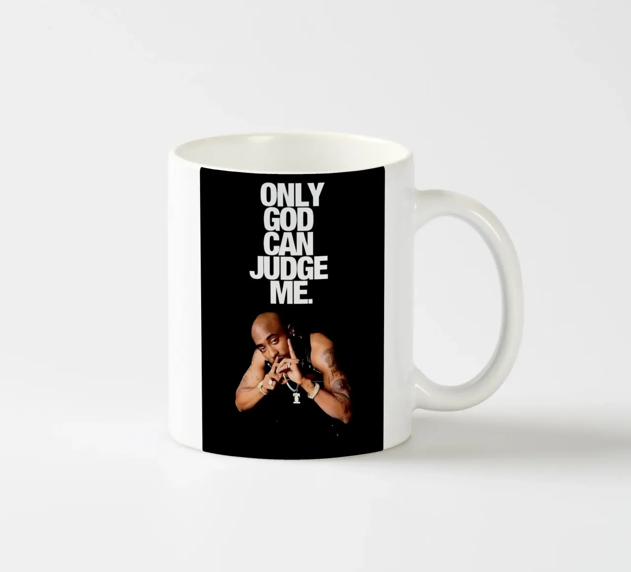 ONLY GOD CAN JUDGE ME tazza in ceramica da Type & Tape
