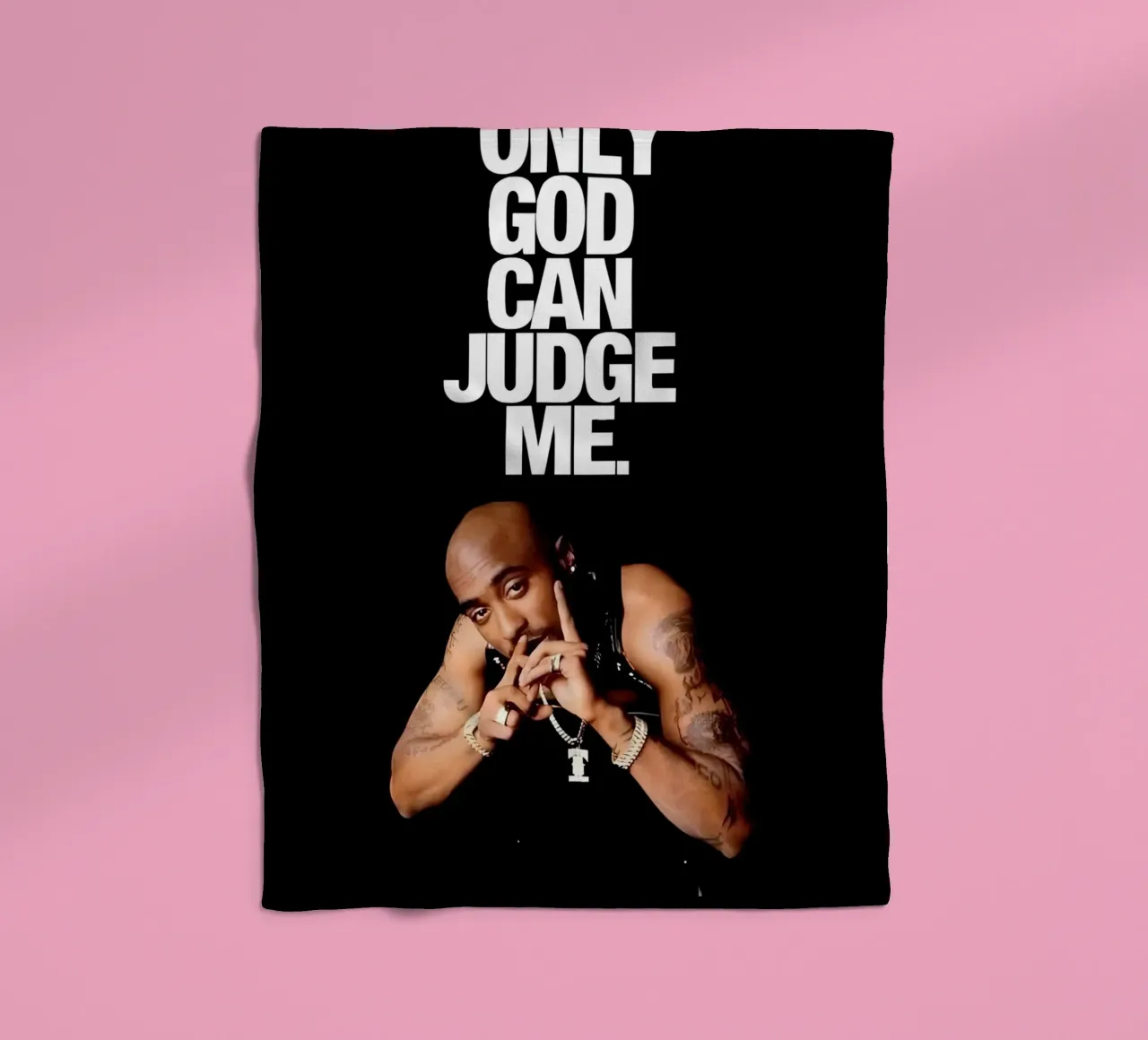 ONLY GOD CAN JUDGE ME coperta in pile da Type & Tape